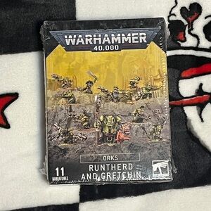 Warhammer 40,000 Orks Runtherd and Gretchin Miniatures - Yellow and Black